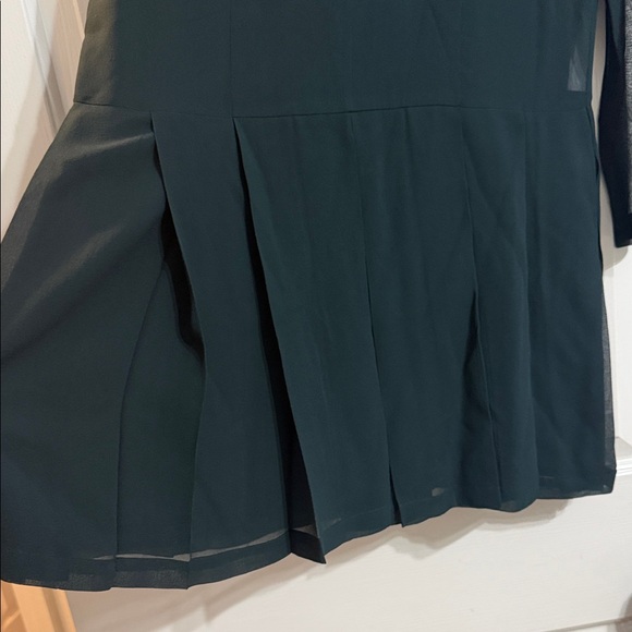 Tory Burch Hunter Green  box pleat dress - Classic Women's Sheath - dry cleaned - Picture 3 of 4